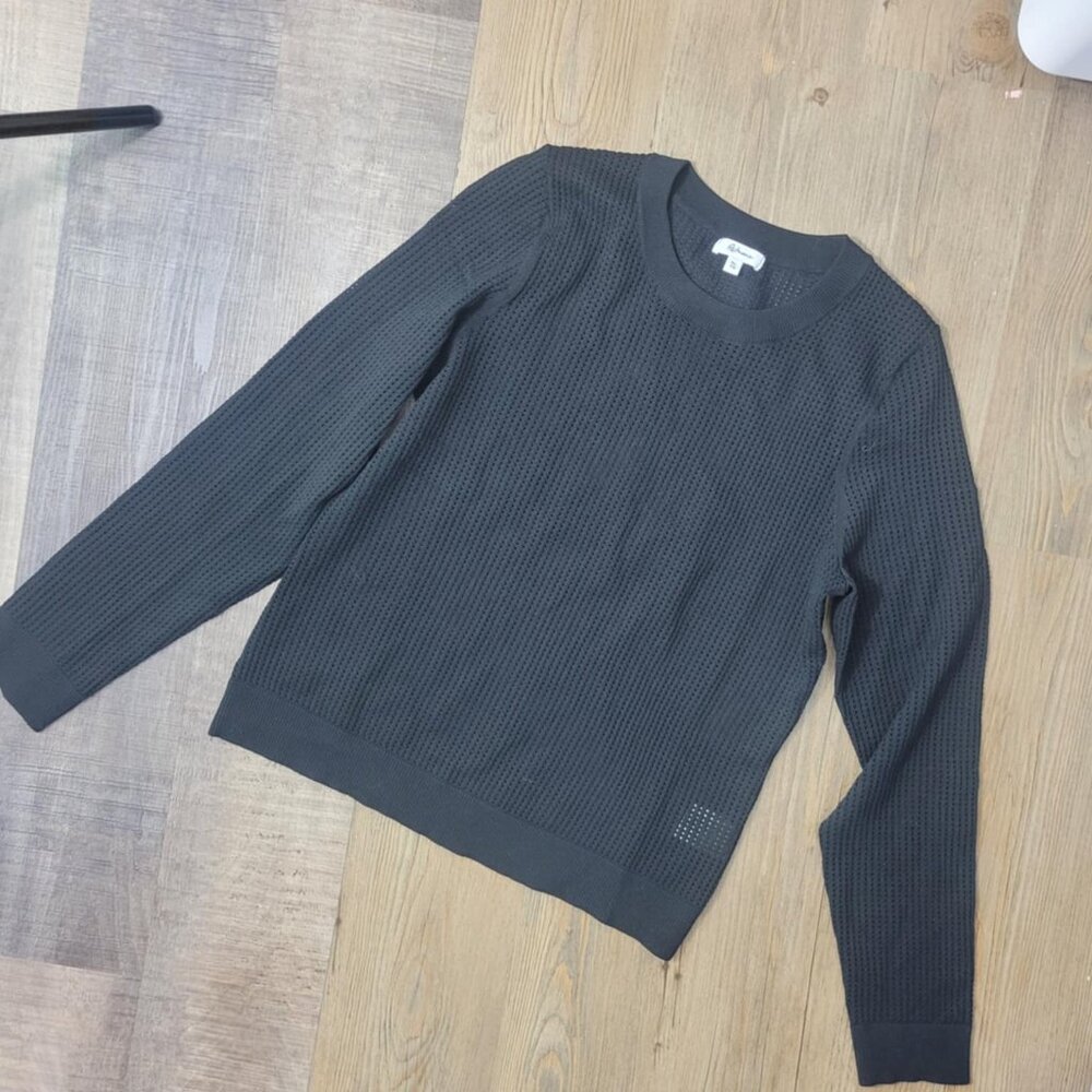 Long sleeve black fitted mesh pullover - XL but fits like a large